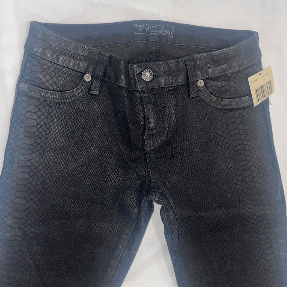 New GUESS Women’s  Skinny Ankle Jeans with Snake Foil Print 27